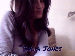 Julia_Jones