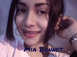 Mia_Bonnet