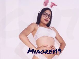 Miagrey19